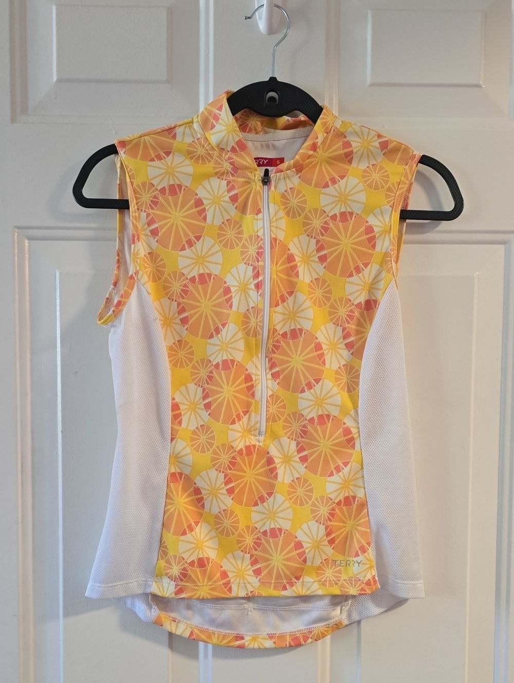 Sleeveless Cycling Jersey in Yellow & Orange Citrus Print